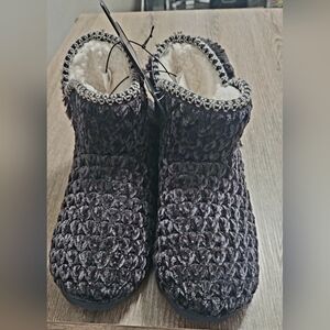 NWT Womens Muk Luks Chenille slipper booties black size 7W